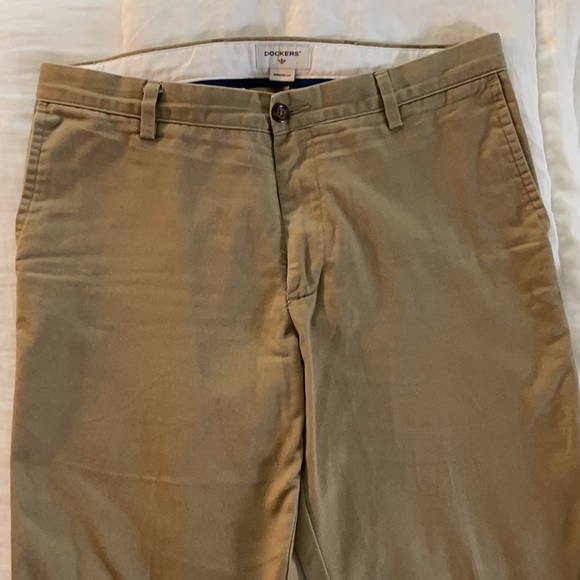 Men’s Dockers Straight Fit Khakis- 34x32 - Picture 4 of 11